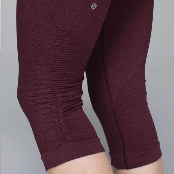 Lululemon In The Flow Crop II Heathered Bordeaux Drama Size 6 - Picture 3 of 11